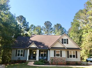207 Lake Chase Dr N, Griffin, GA 30224
