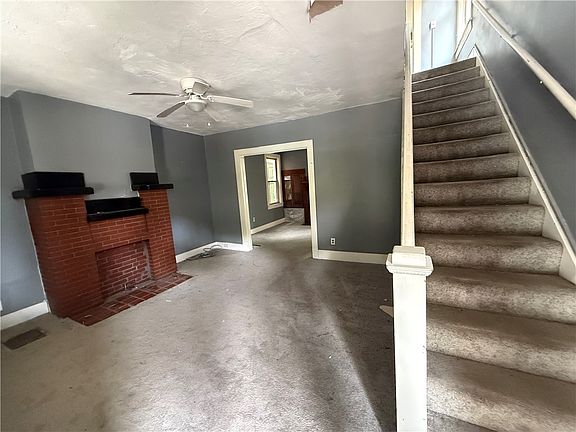 4th image of 250 Renova St