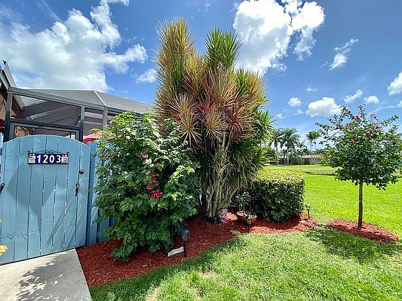 2nd image of 1203 Timberlane Cir