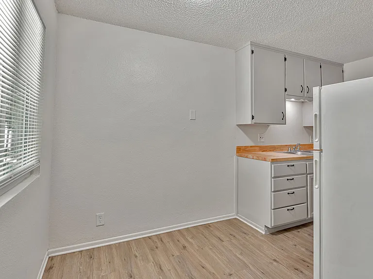 360 N Calaveras St #1 — Photo 12