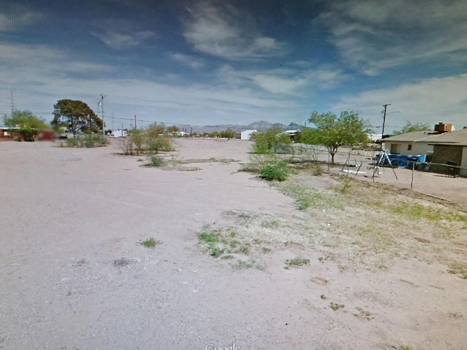 1st image of 121 S 1st Pl
