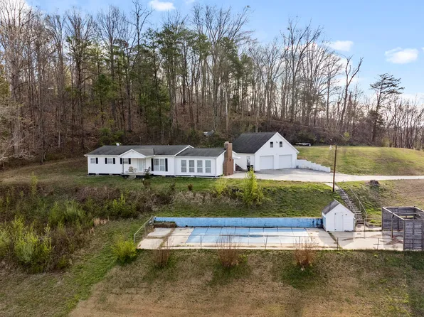 205 Skyline Dr, Harriman, TN 37748