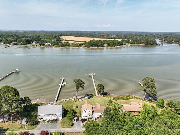 5th image of 16493 Hicks Ln