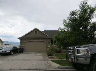 424 E Lourdes Ln, Tooele, UT 84074