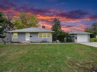 2512 S Summit Ave, Sioux Falls, SD 57105