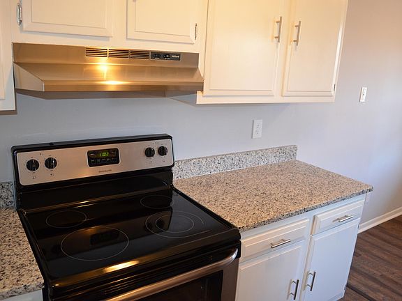 3rd image of 10-609 E Inskip Dr #10