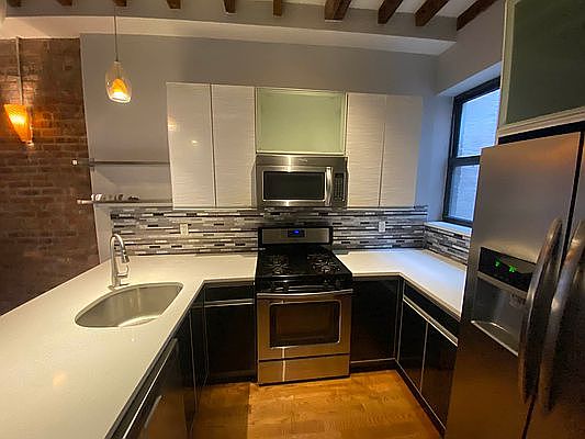 2nd image of 404 Suydam St APT 3L