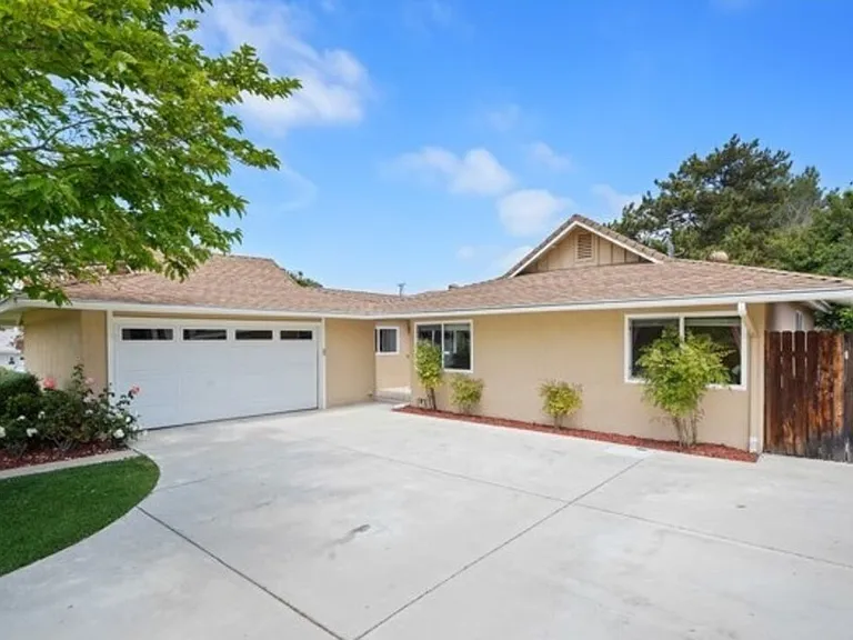 2590 Scott Pl — Photo 1