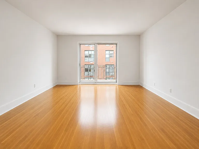41-26 27th St #8H — Photo 4