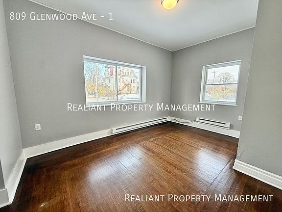 5th image of 809 Glenwood Ave Unit 1
