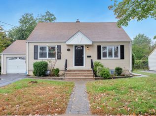 13-38 Orchard St, Fair Lawn, NJ 07410