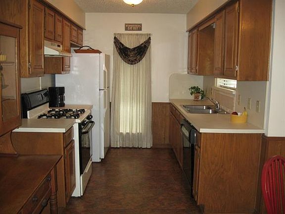 5th image of 2026 Chalfont Dr