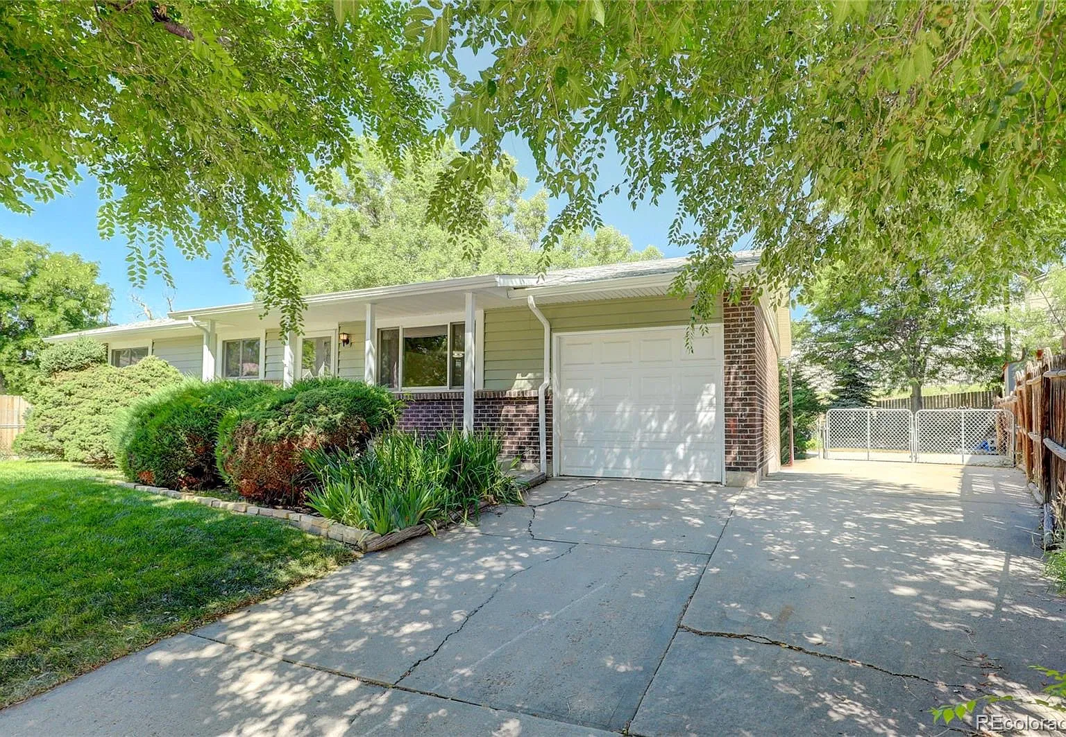 4 bed, 2106 sqft, $2,975 — Photo 3