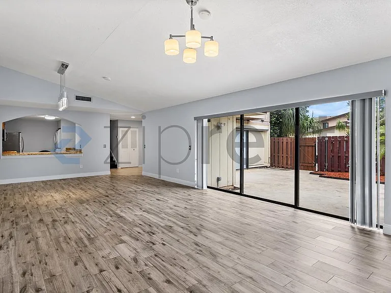 4240 S Landar Dr — Photo 10