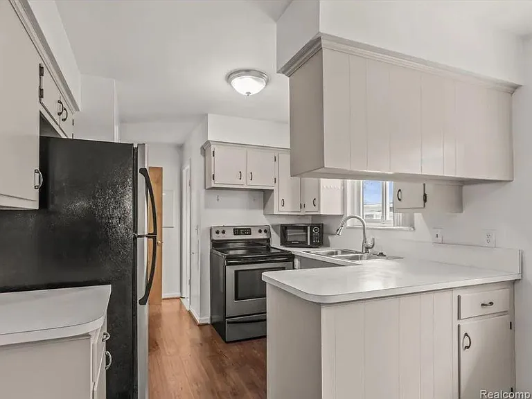 339 S Tilden St — Photo 11