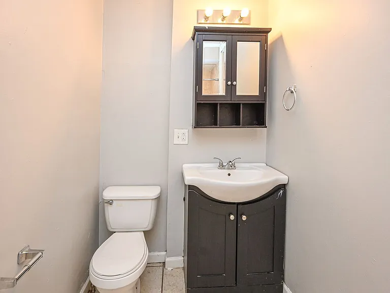 2125 W Clifton Ave #A — Photo 10