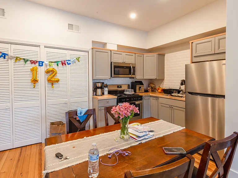 176 Court St #8 — Photo 2