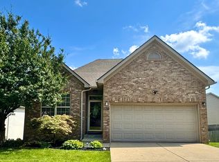 3008 Roundway Down Ln, Lexington, KY 40509
