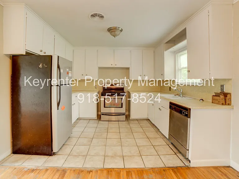 476 S 79th East Ave — Photo 9