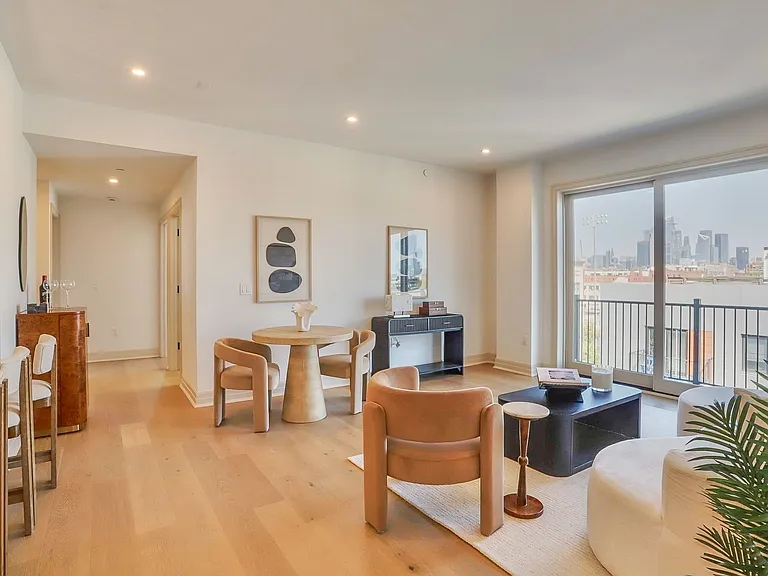 931 Madison St #405 — Photo 12