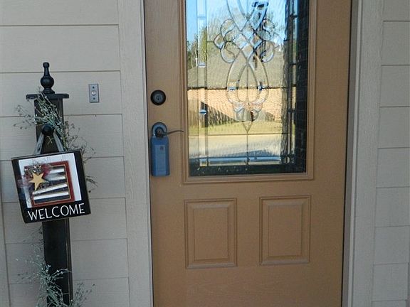 3rd image of 161 Labrador Ln