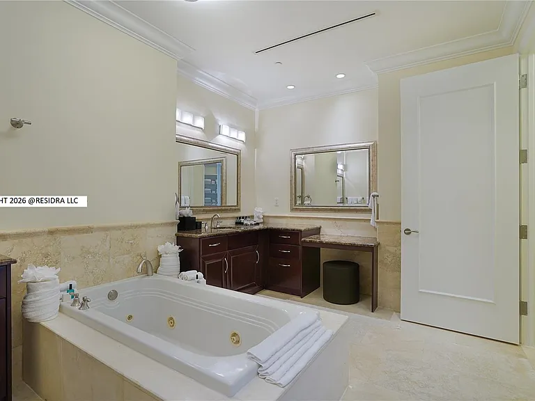 4401 Collins Ave #2806 — Photo 18