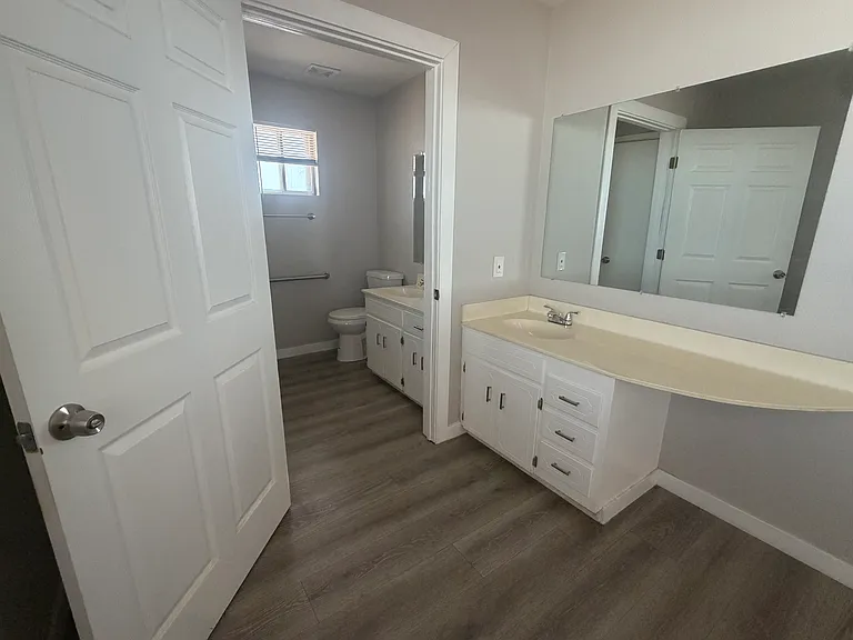 1505 N Evergreen St #119 — Photo 6