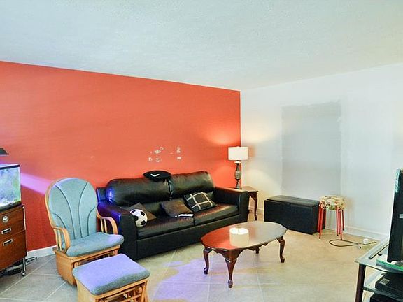 5th image of 3826 Mandarin Woods Dr N