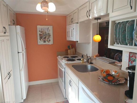 5th image of 6220 Augusta Dr APT 101
