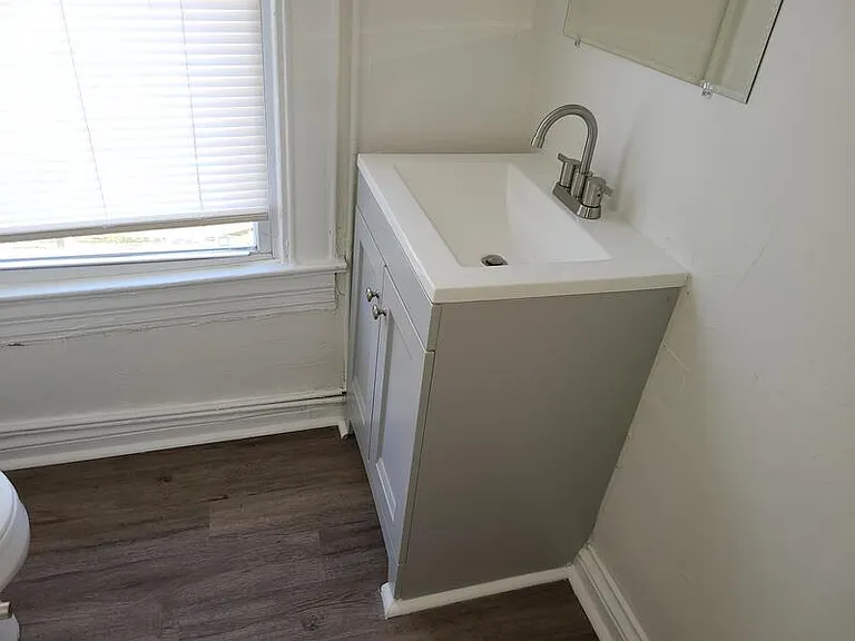 3225 Lyons Ave #1 — Photo 6
