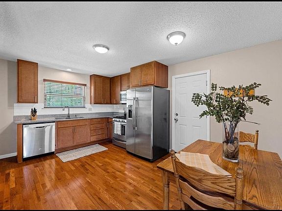 3rd image of 13223 Delft Dr