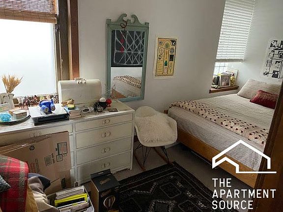4th image of 2835 N Ashland Ave #1E