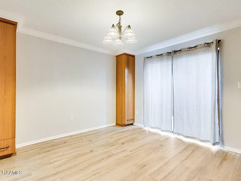 110 W Bayou Pkwy #102 — Photo 11