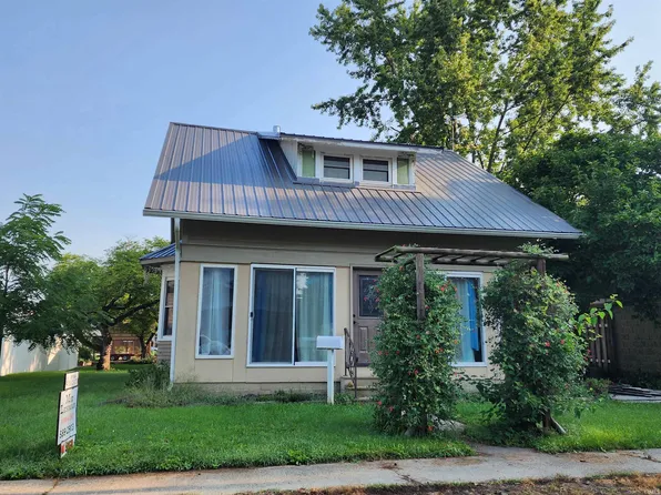 417 Center St, Berne, IN 46711