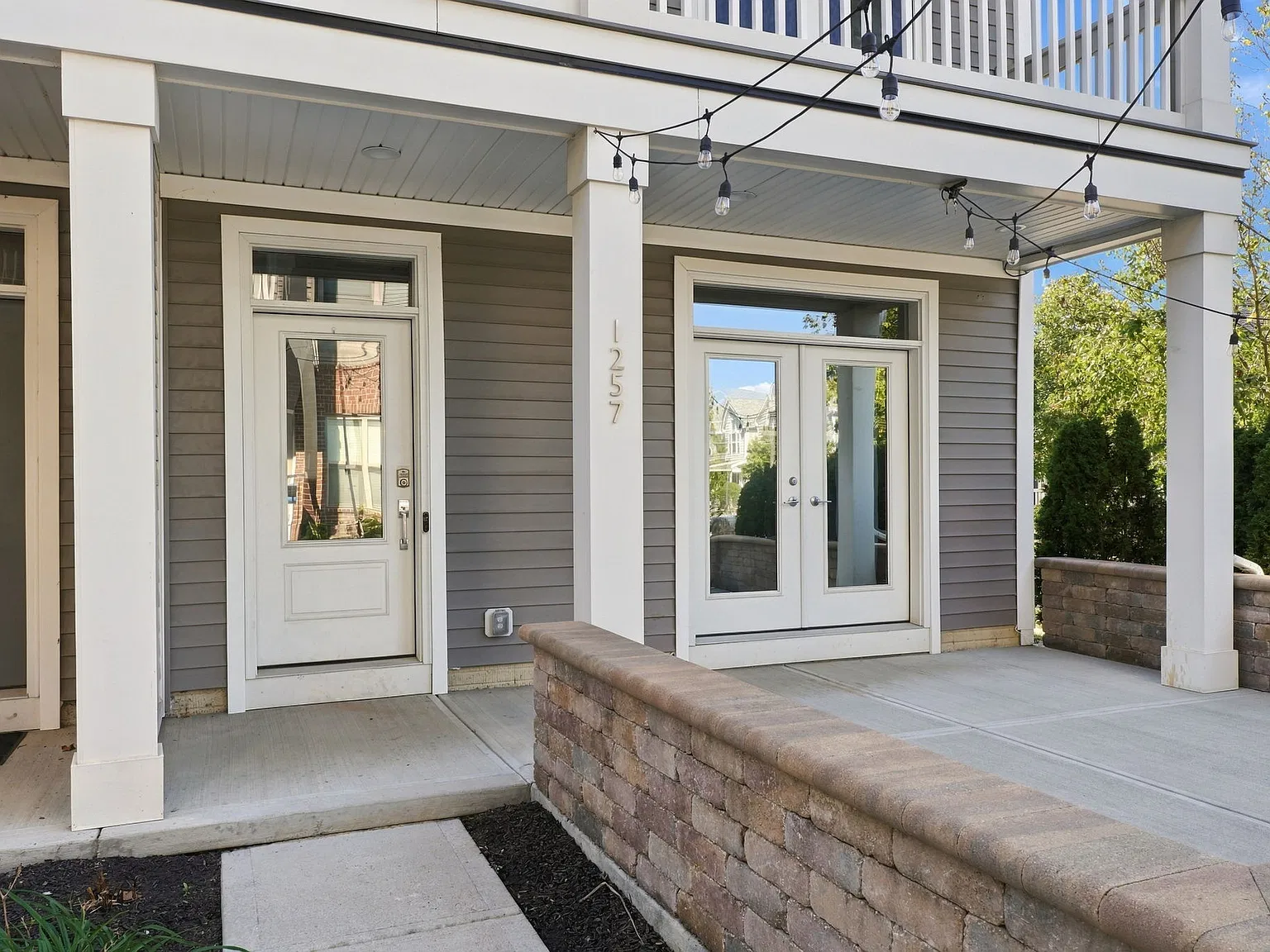 3 bed, 1990 sqft, $3,500 — Photo 3