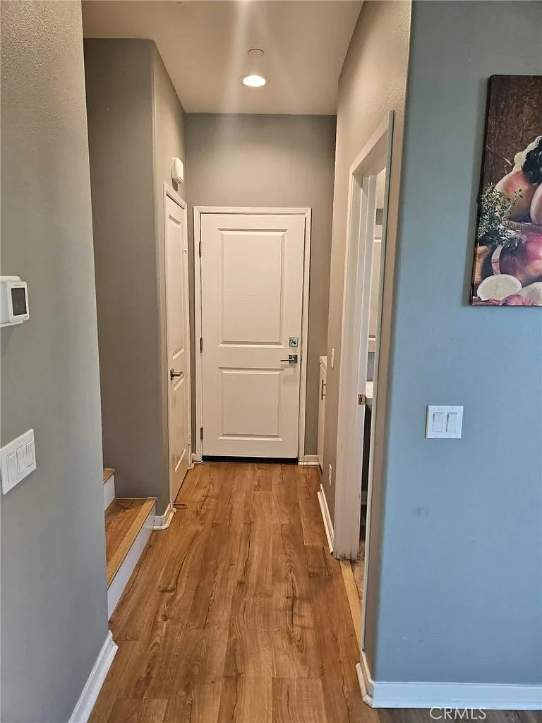 3 bed, 2.5 bath, 1523 sqft, $3,200 — Photo 4