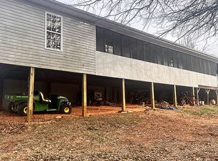 110 Ahoy Ave, Penhook, VA 24137