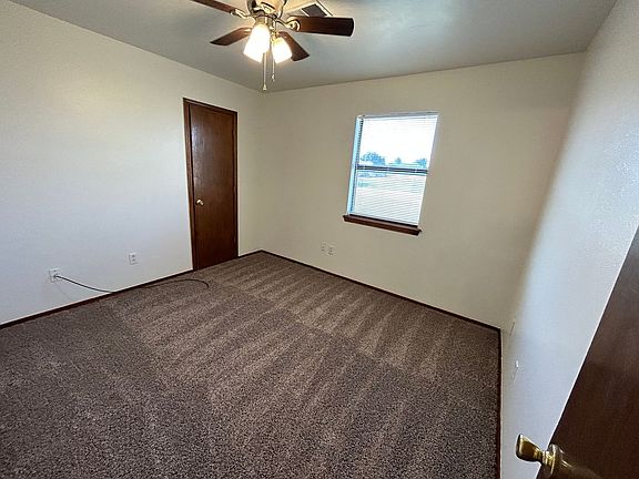 4th image of 901 N Maryland St APT A
