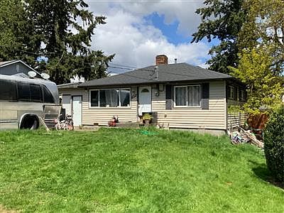 2nd image of 3400 NE 6th Pl