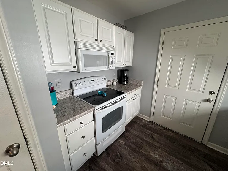 11351 Clubhaven Pl #100 — Photo 10