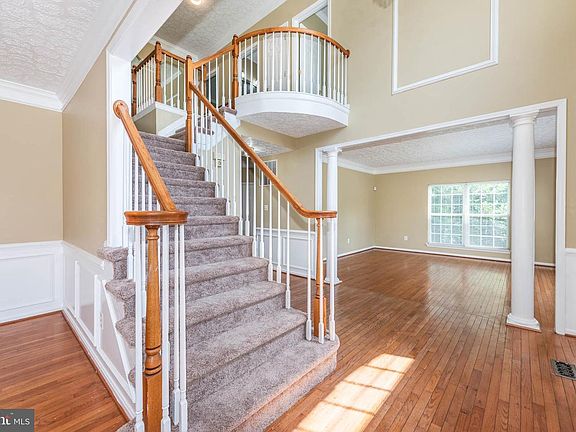 4th image of 583 Windsong Dr