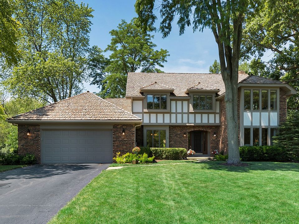 1st image of 5 Mayfair Ln