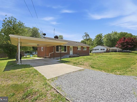 3rd image of 4 Jenkins Dr