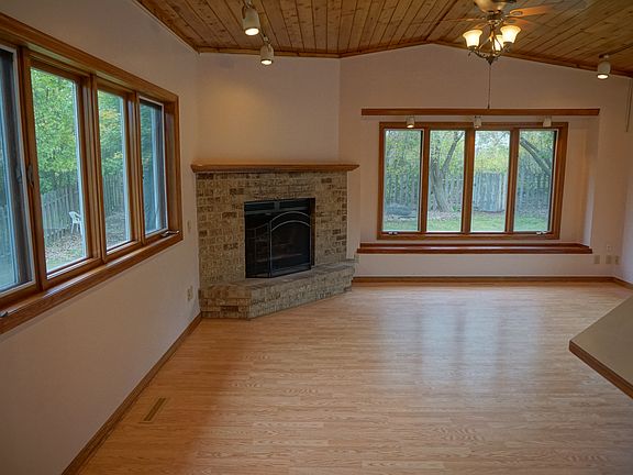 4th image of 14725 Burnell Park Dr