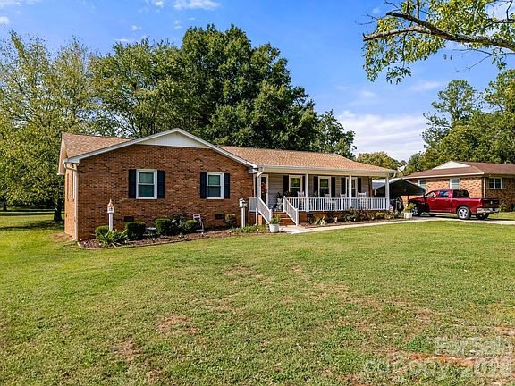 2nd image of 1312 Christopher Cir