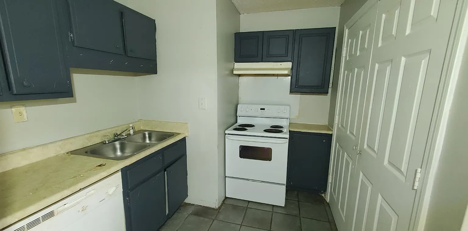 Complex ~ West Tenth Street Verona Ms - 101b — Photo 3