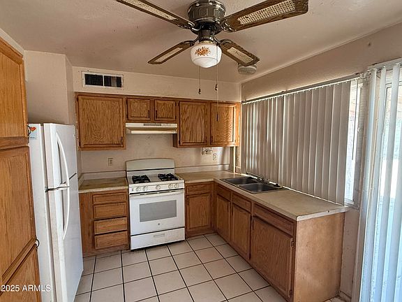 4th image of 8734 W SAHUARO Drive
