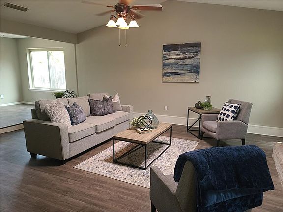 4th image of 2111 Statler Dr