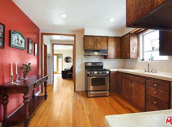 3rd image of 10774 Flaxton St