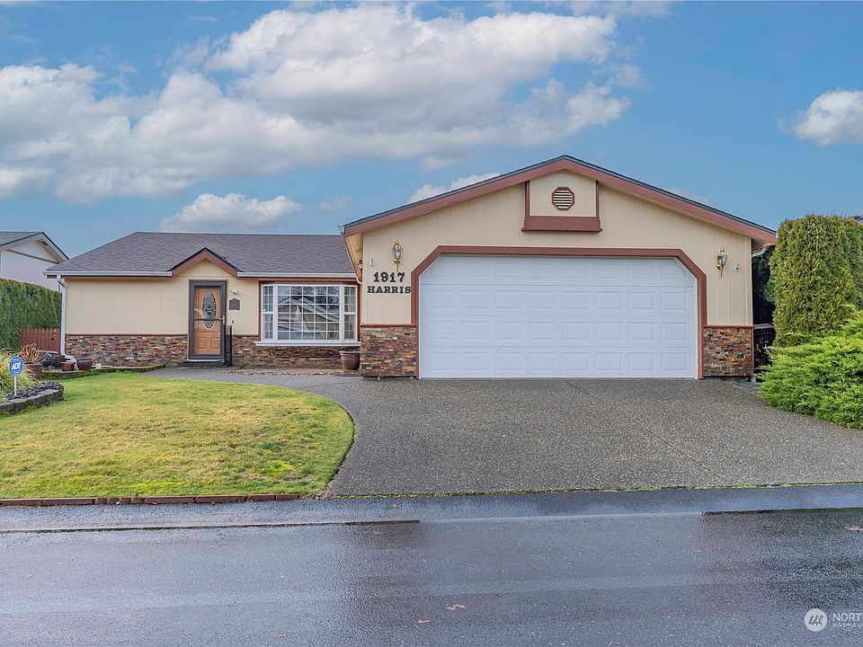 1st image of 1917 Windflower Lane SE